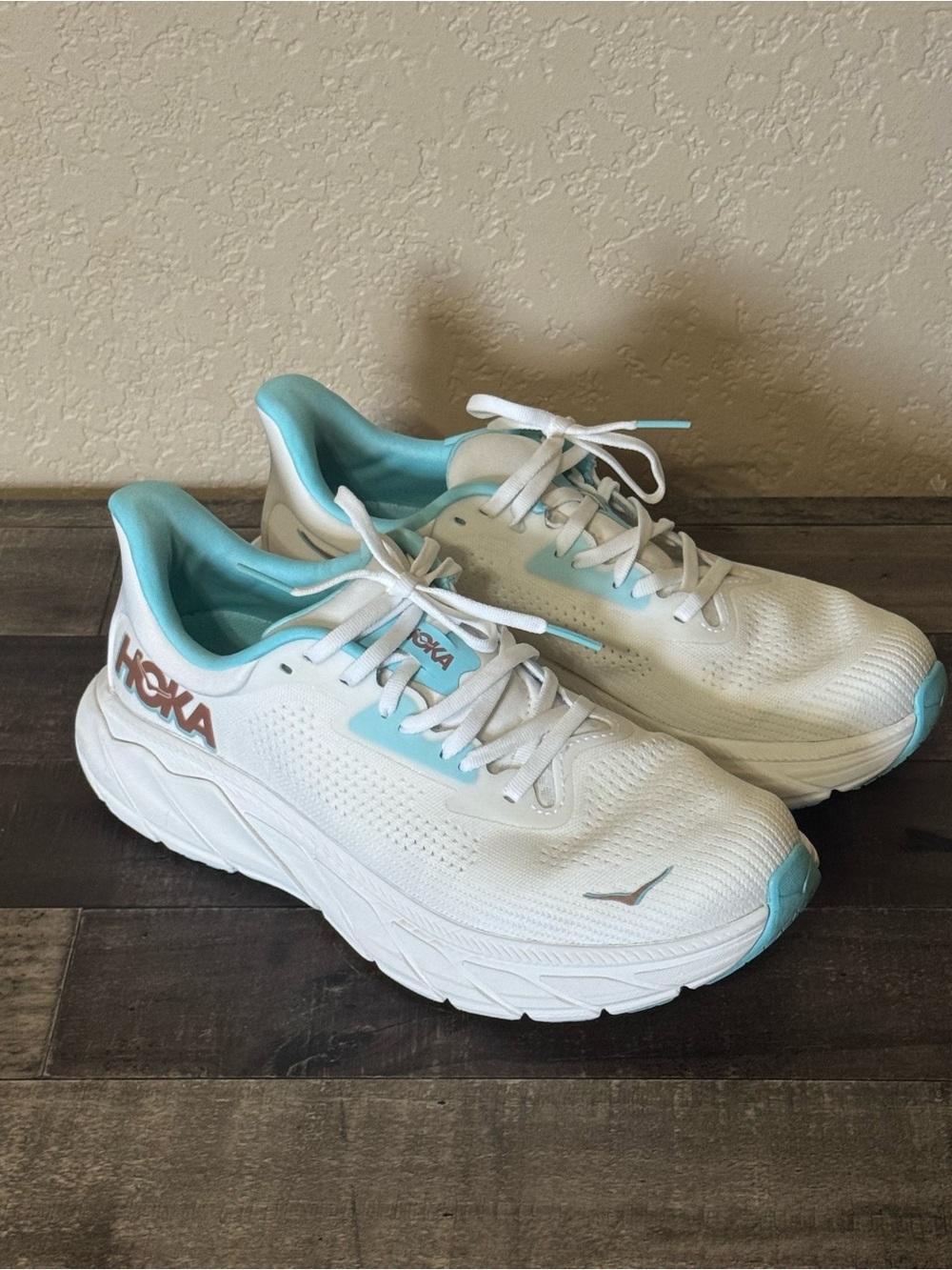 Hoka White Arahi 7 Women’s size 9B - Picture 2 of 11
